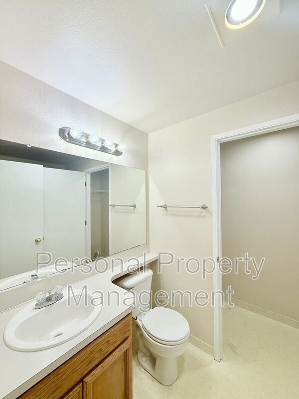 Building Photo - 17022 NE 21st St