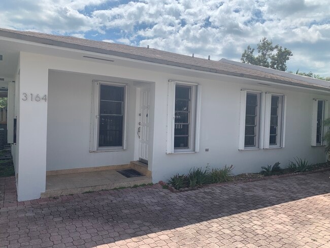 Front - 3164 SW 27th St