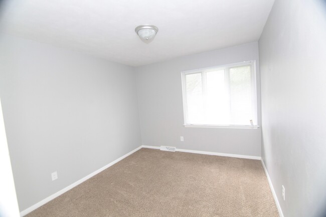 Building Photo - $200 OFF First Month’s Rent – Modern 3-Bed...