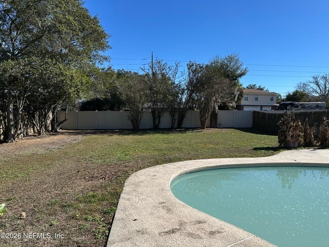 Building Photo - 1557 Mountain Lake Dr E