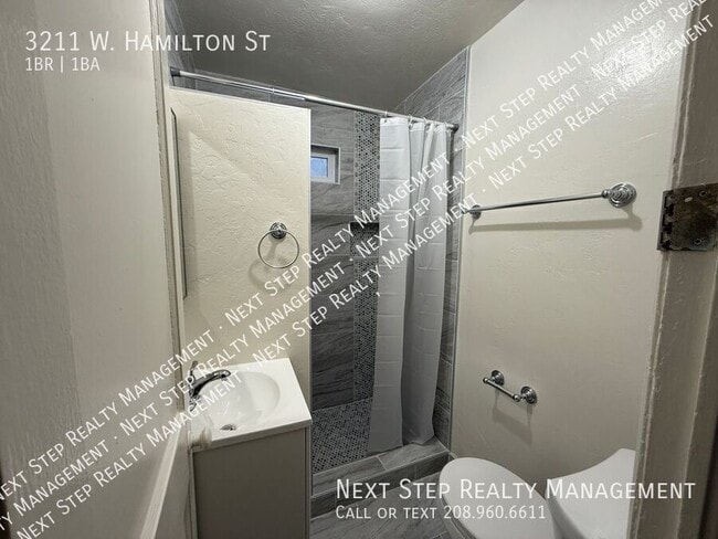 Building Photo - 3211 W Hamilton St