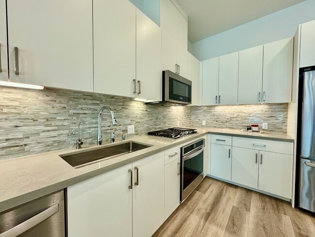 Building Photo - 45128 Warm Springs Blvd