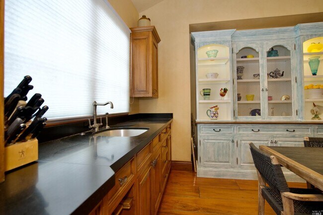 Building Photo - 1571 Silver Trail
