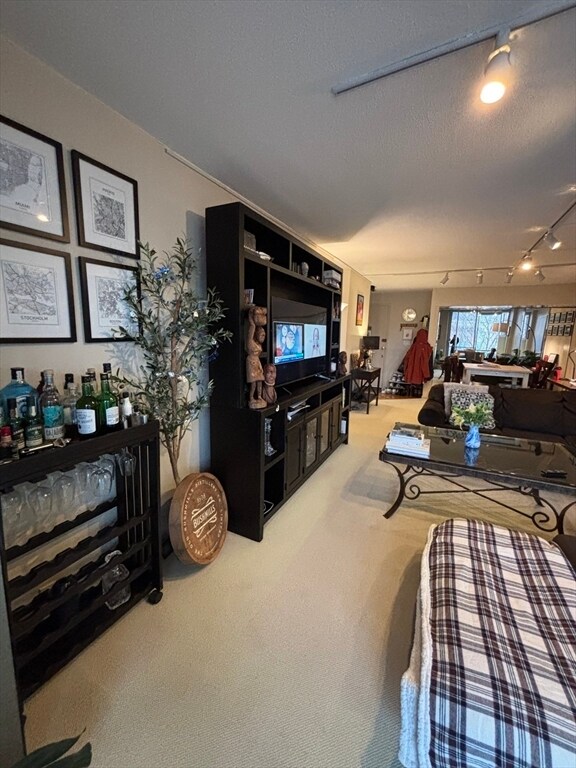 Building Photo - 19 Winchester St