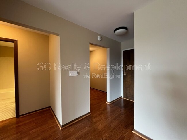 Building Photo - 950 E Wilmette Rd