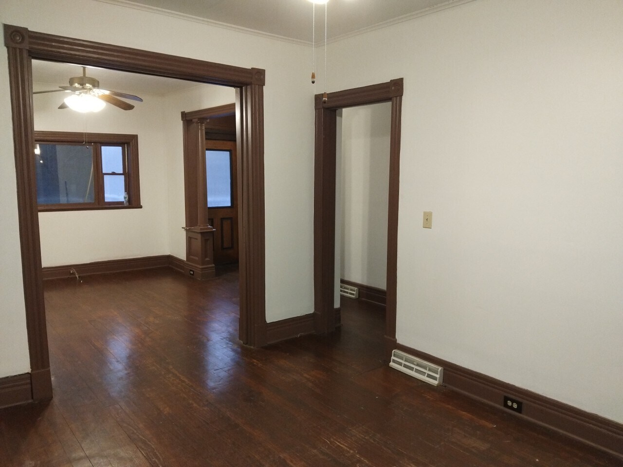 Building Photo - 593 3rd St