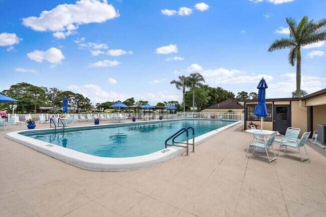 Building Photo - 441 Pine Glen Ln