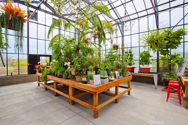 Building Photo - 154 Pavilion Park