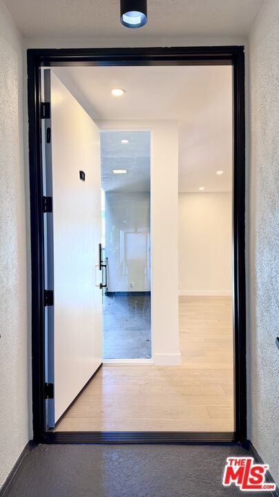 Building Photo - 414 N Palm Dr