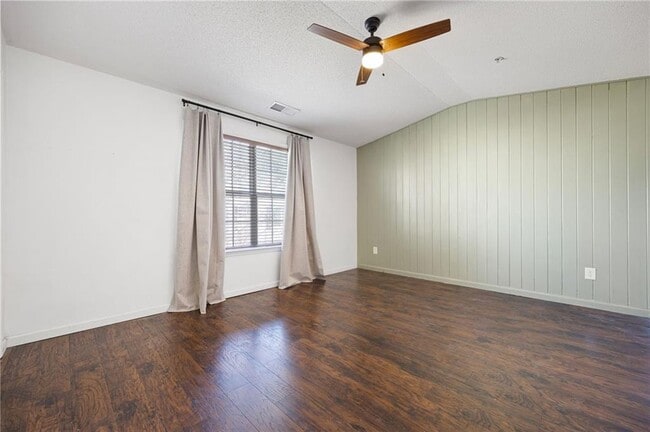 Building Photo - 134 Riverstone Commons Cir