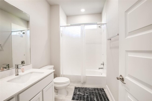Building Photo - 16701 Casa Anna Dr.