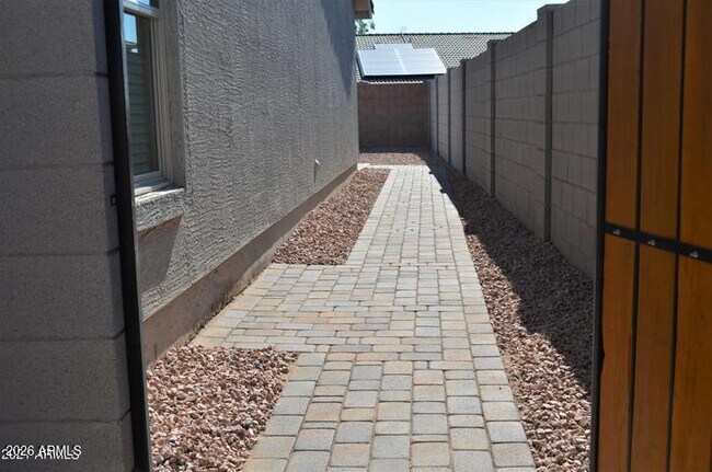 Building Photo - 2367 Oakmont Ln