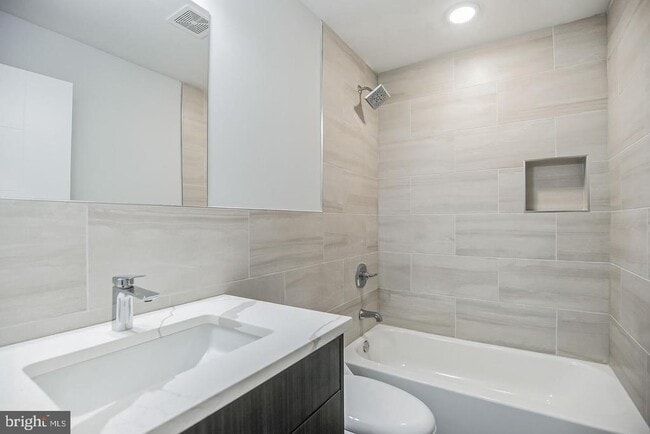 Building Photo - 2212 N Marshall St