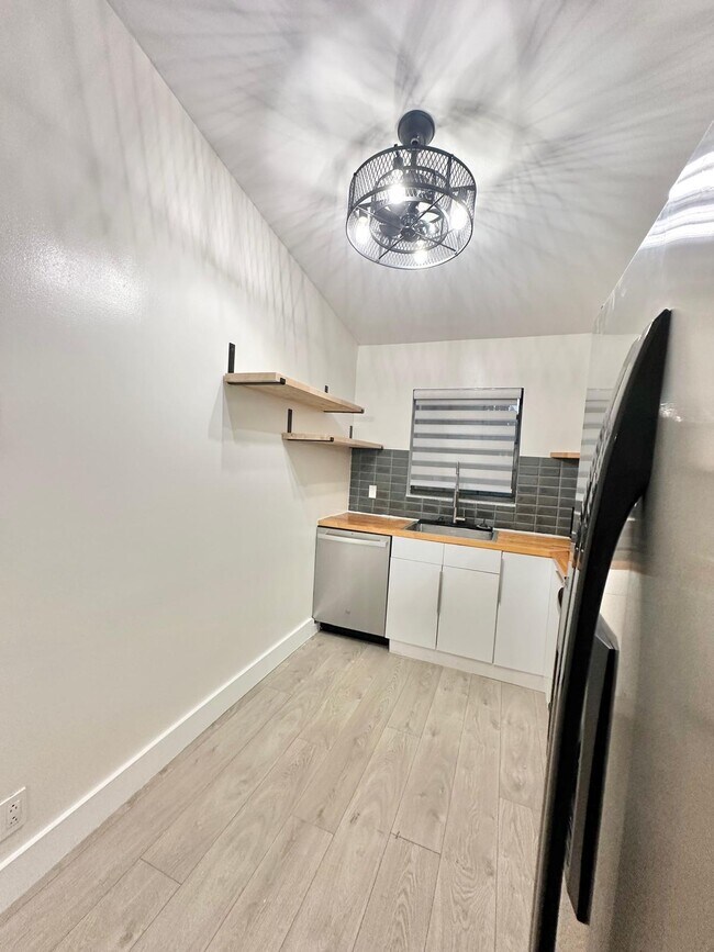 Building Photo - 3000 Norwood Pl