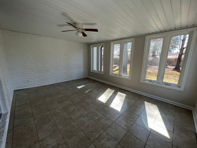 Building Photo - 5 Dunwoody Cir