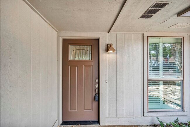 Building Photo - 100 Bay Point Dr