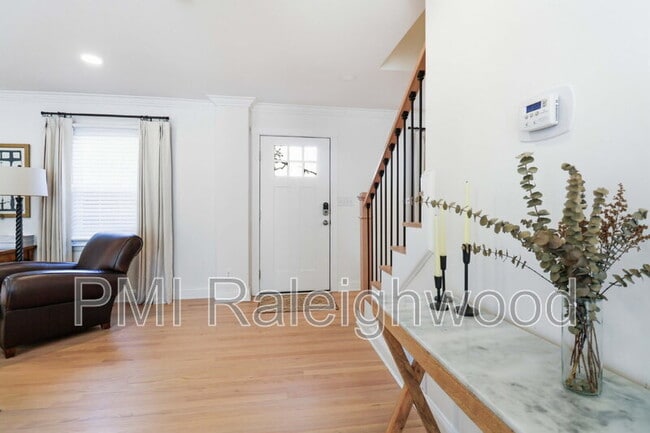 Building Photo - 322 E Millbrook Rd