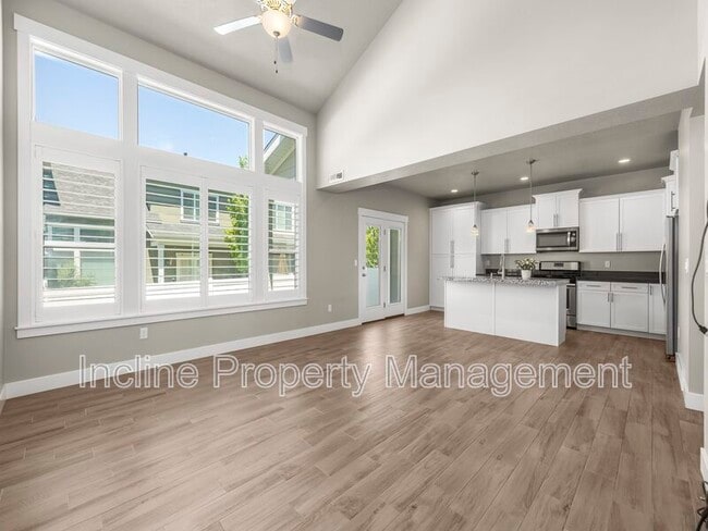 Building Photo - 401 E Corral Creek Dr