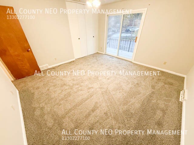 Building Photo - 1376 Forest Glen Dr