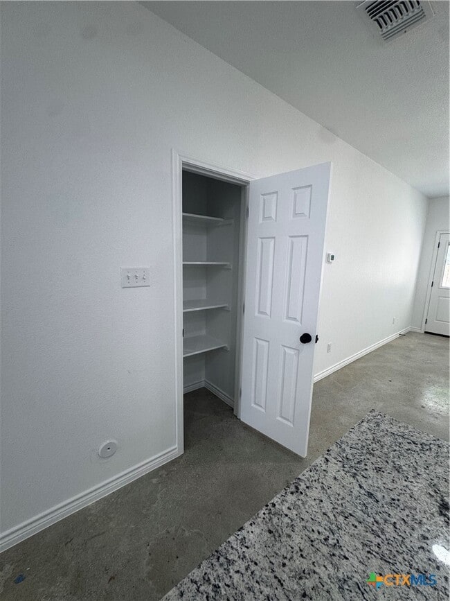 Building Photo - 209 Elbert Ln