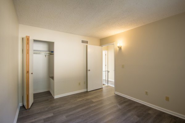Building Photo - 224 Peppertree Ln