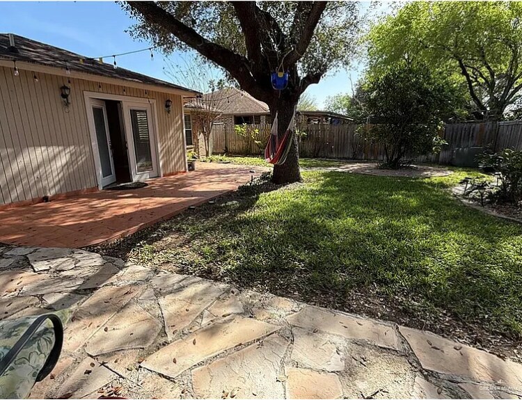 Building Photo - 137 Mynah Ave