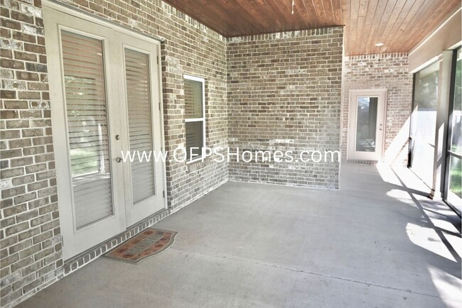 Building Photo - 4bed Home within Walking Distance to Sound