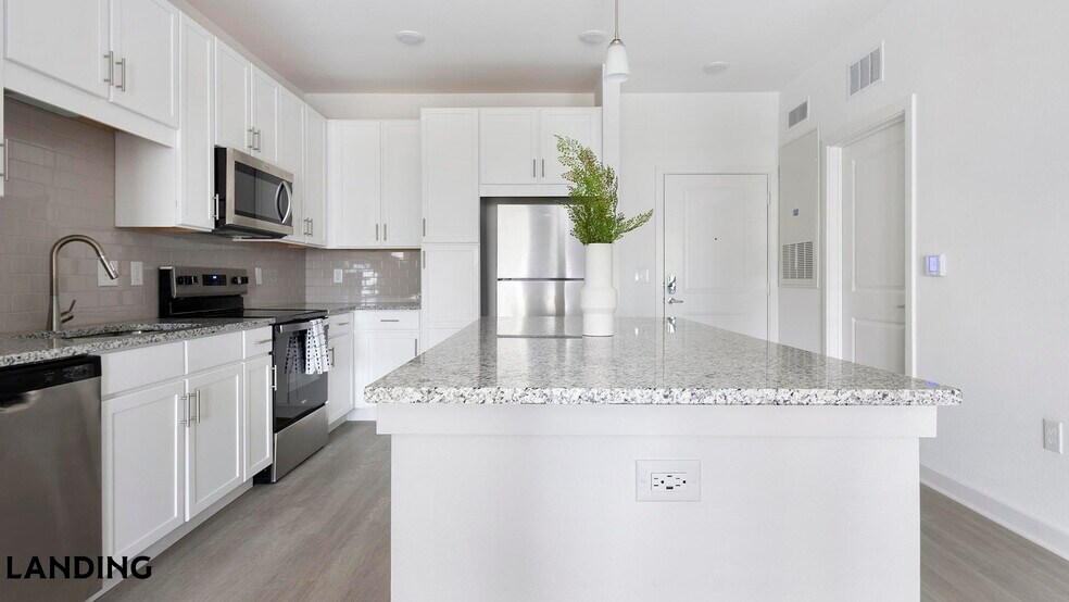 Building Photo - 12525 Tibbets Ln