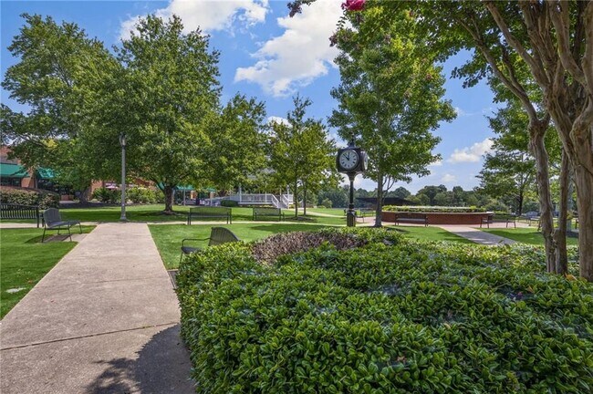 Building Photo - 266 Balaban Cir