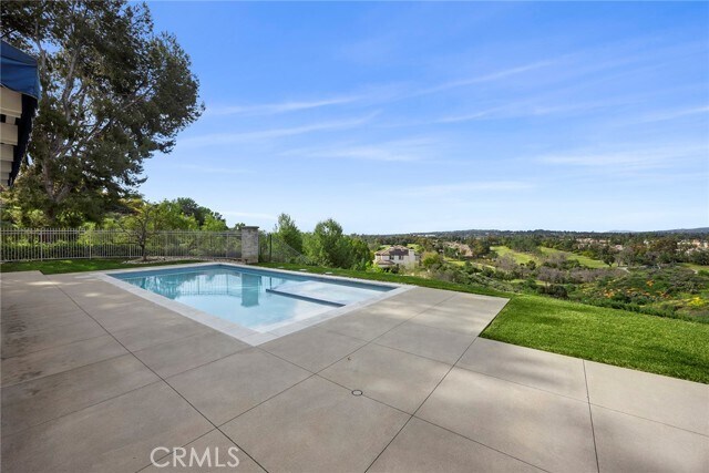 Building Photo - 2309 Skyline Dr
