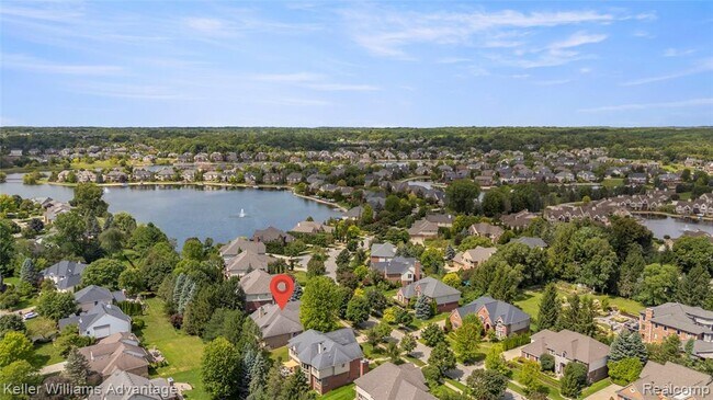 Building Photo - 47611 Manorwood Dr