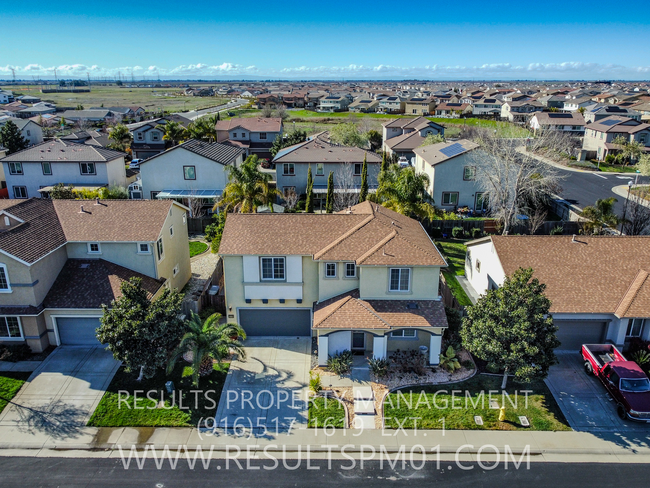 Building Photo - Beautiful Updated West Park Home with Salt...