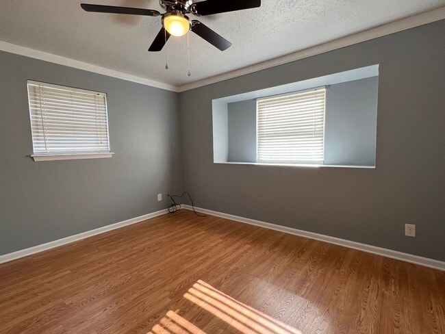 Building Photo - 3808 SE Camden Way