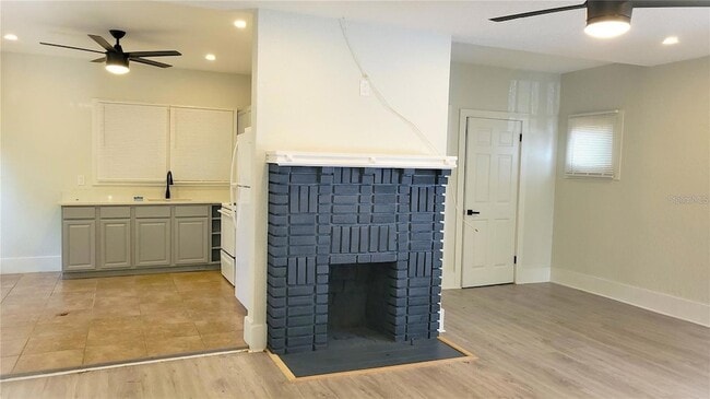 Building Photo - 137 S Stone St