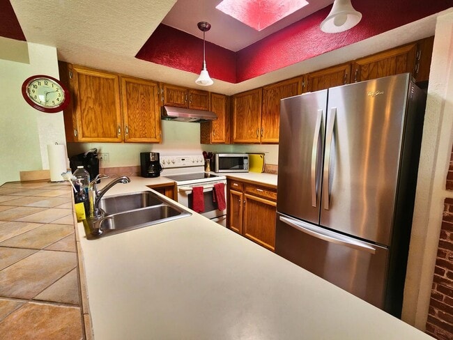 Building Photo - 3343 N Glen Creek Dr