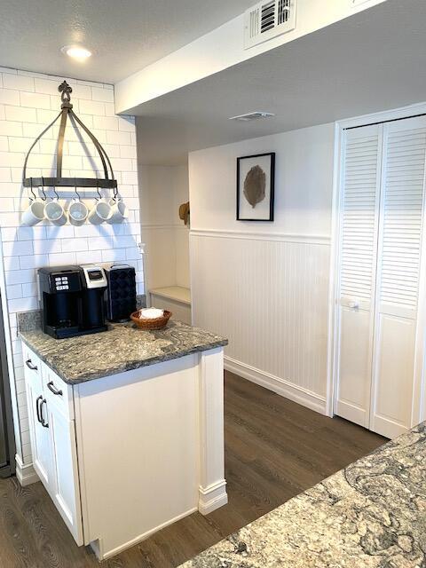 Building Photo - 8500 Ridgewood Ave