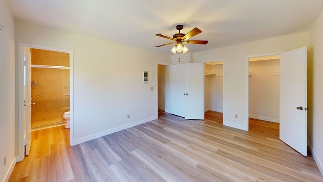 Building Photo - Open Concept Townhouse | Vinyl Plank Flooring