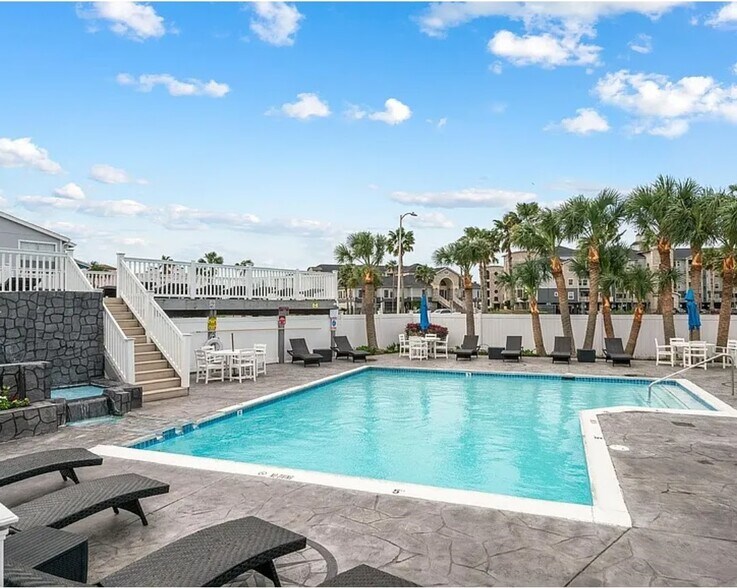 Building Photo - 3506 Cove View Blvd