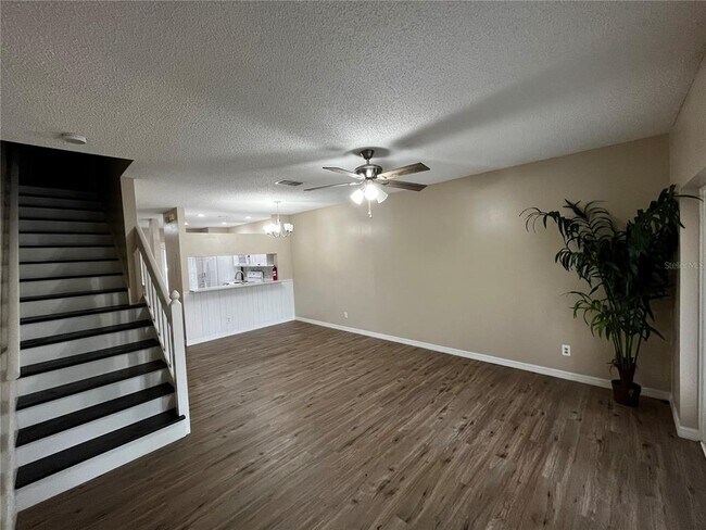 Building Photo - 8526 HUNTERS KEY Cir