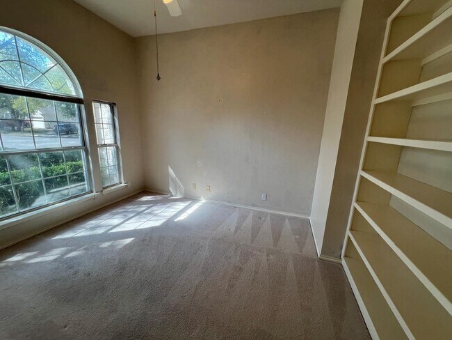 Building Photo - 5340 Moon Shadow Dr