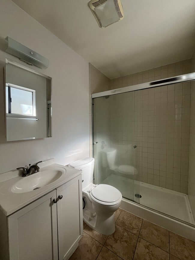 Building Photo - Beautiful 3-Bedroom, 2-Bath Home with Garage – Move-In Ready!