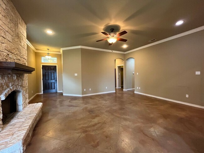 Building Photo - 4 Bedroom Single Family Home:  Available Now!