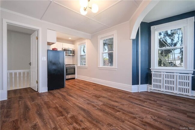 Building Photo - 301 Union Ave