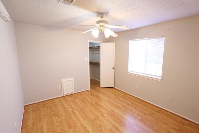 Building Photo - 13314 Ensley Wood Dr