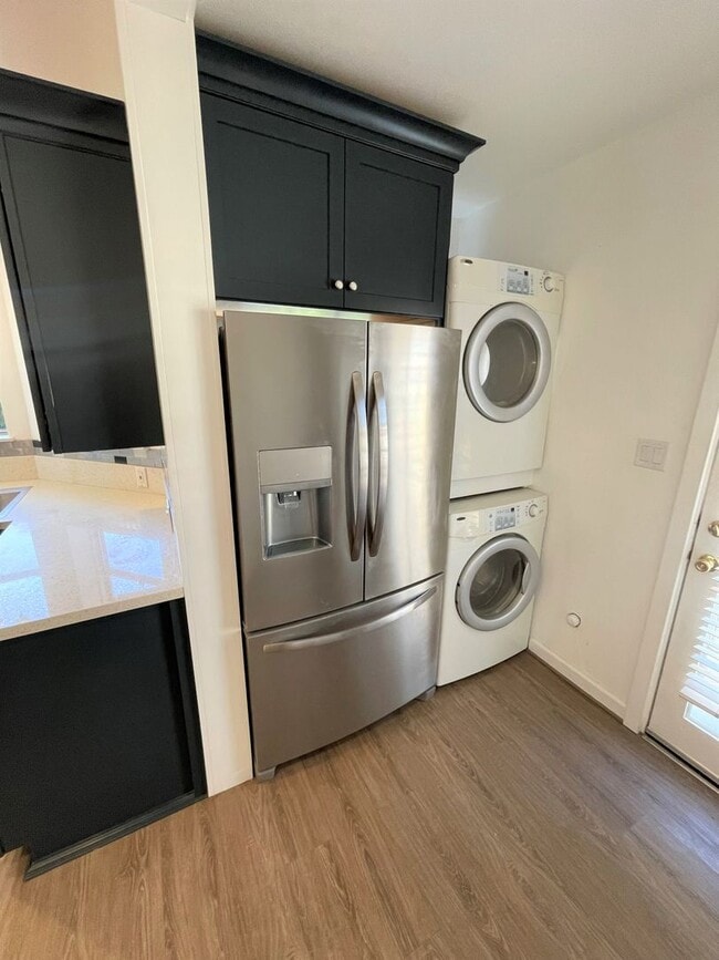 Building Photo - Midtown Ventura Bungalow