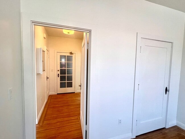 Building Photo - Fully Renovated Bright Corner Apartment wi...