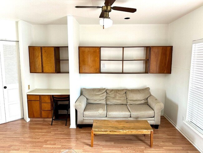 Building Photo - 7901 Cambridge St