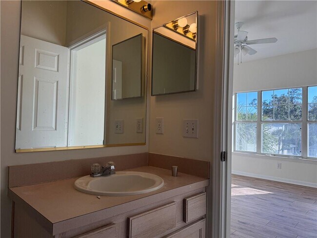 Building Photo - 1704 Frederica Rd