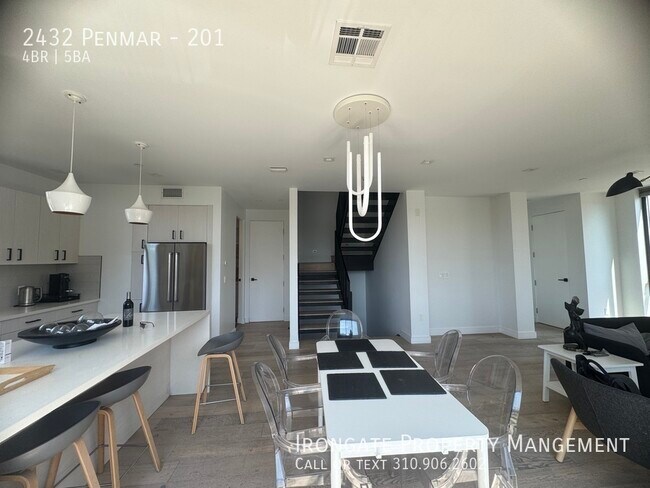 Building Photo - 2432 Penmar-201