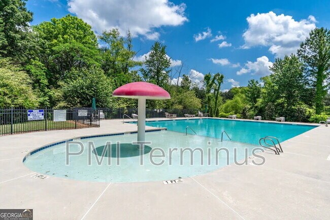 Building Photo - 1914 Lakeshore Overlook Cir NW